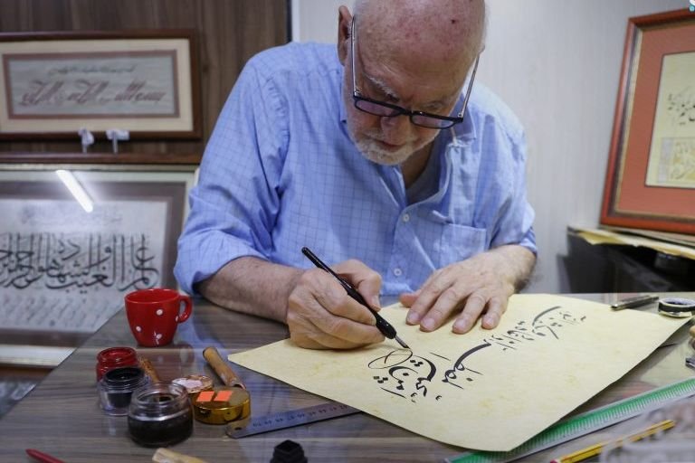 Mustapha Najjar : un demi-siècle au service de la calligraphie arabe