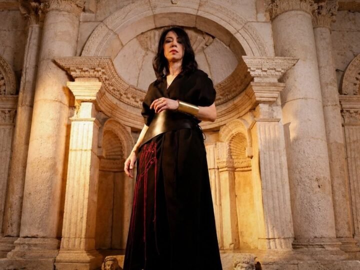 L&rsquo;écho de Palmyre à la Biennale de Venise : l&rsquo;art syrien revisite la mémoire