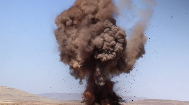 Deraa : la Défense civile sécurise la route reliant Bosra al-Sham à Samej