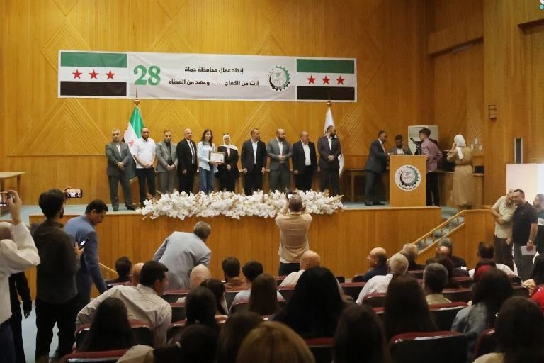 Hama : le syndicat des travailleurs honore plus de cent étudiants brillants