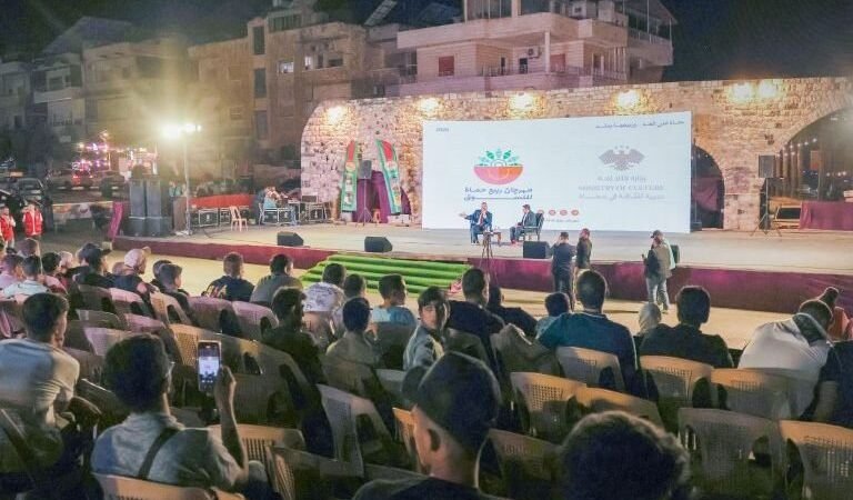 Hama : un débat sur la reconstruction et le rétablissement de l&rsquo;État syrien