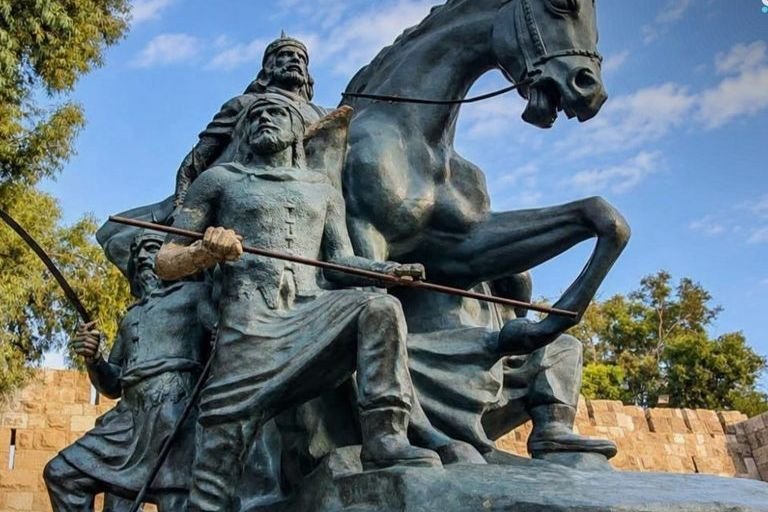 Damas : transfert de la statue de Saladin pour restauration