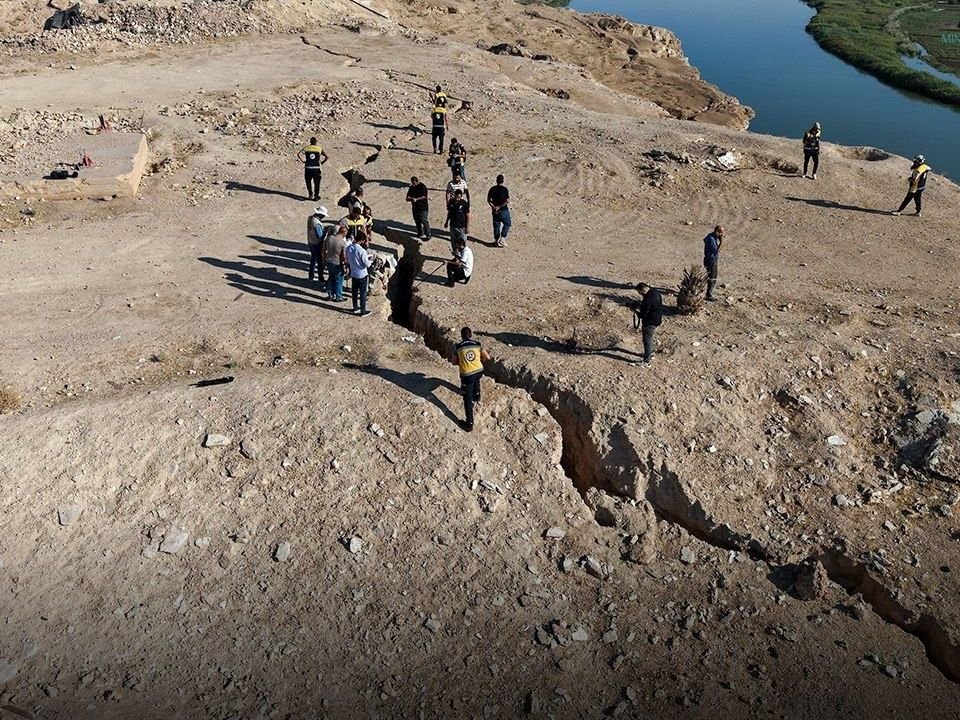 Un rapport technique écarte l&rsquo;origine sismique des glissements de terrain à Al-Baghouz