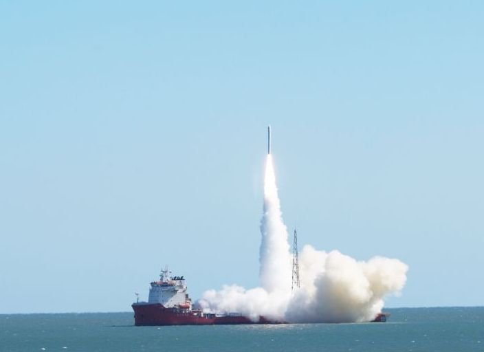 La Chine lance un nouveau satellite depuis la mer