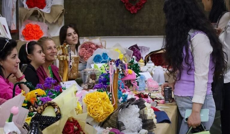 Ouverture de l’exposition artisanale « Anamel min Baladi » à Safita